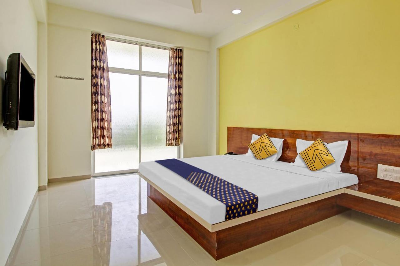 Oyo Hotel Hidden Palace Pune Exterior photo