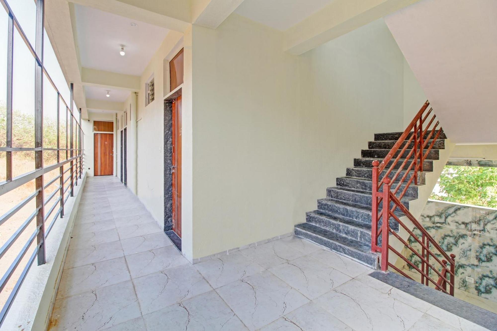 Oyo Hotel Hidden Palace Pune Exterior photo